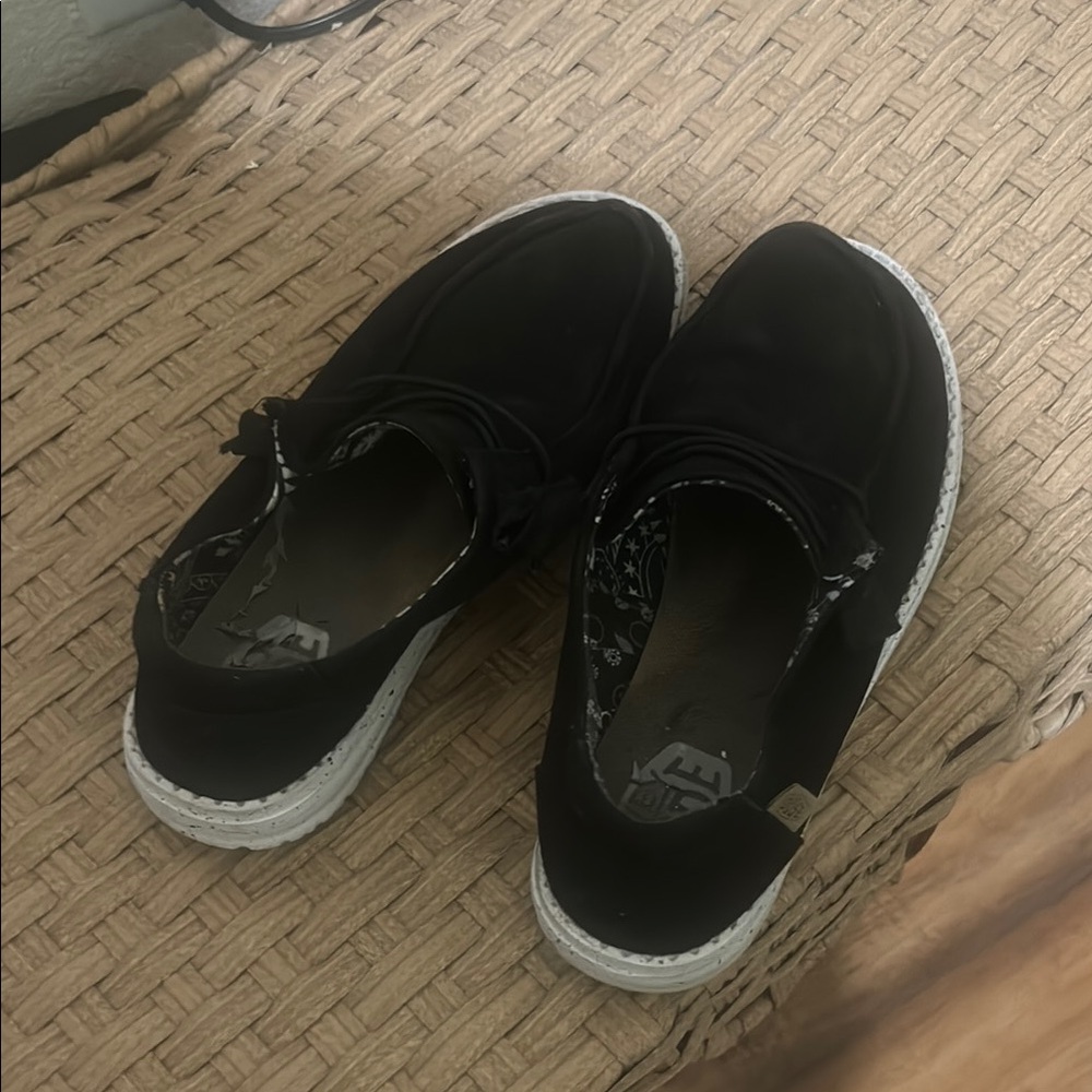 Women’s Black Casual hey dudes
